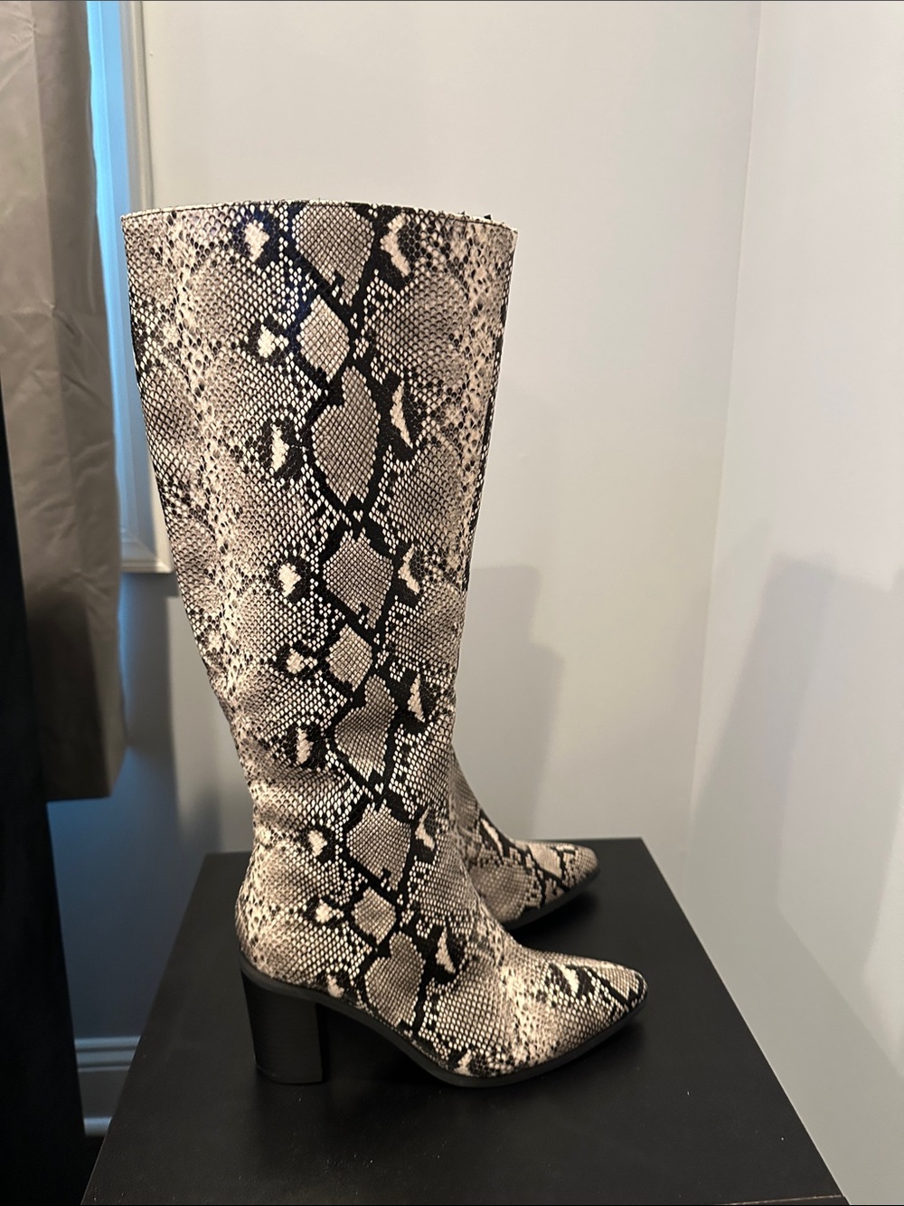 Snake Print Knee-High Block Heel Boots - Beige/Black